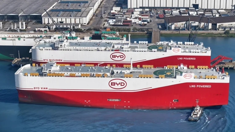 Компанія BYD Auto створило найбільше судно для перевезень авто