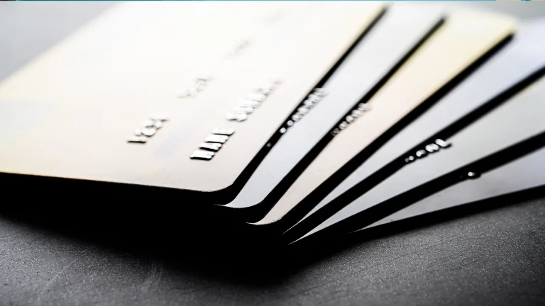 Visa попереду Mastercard в Україні, Консалтинг в Україні